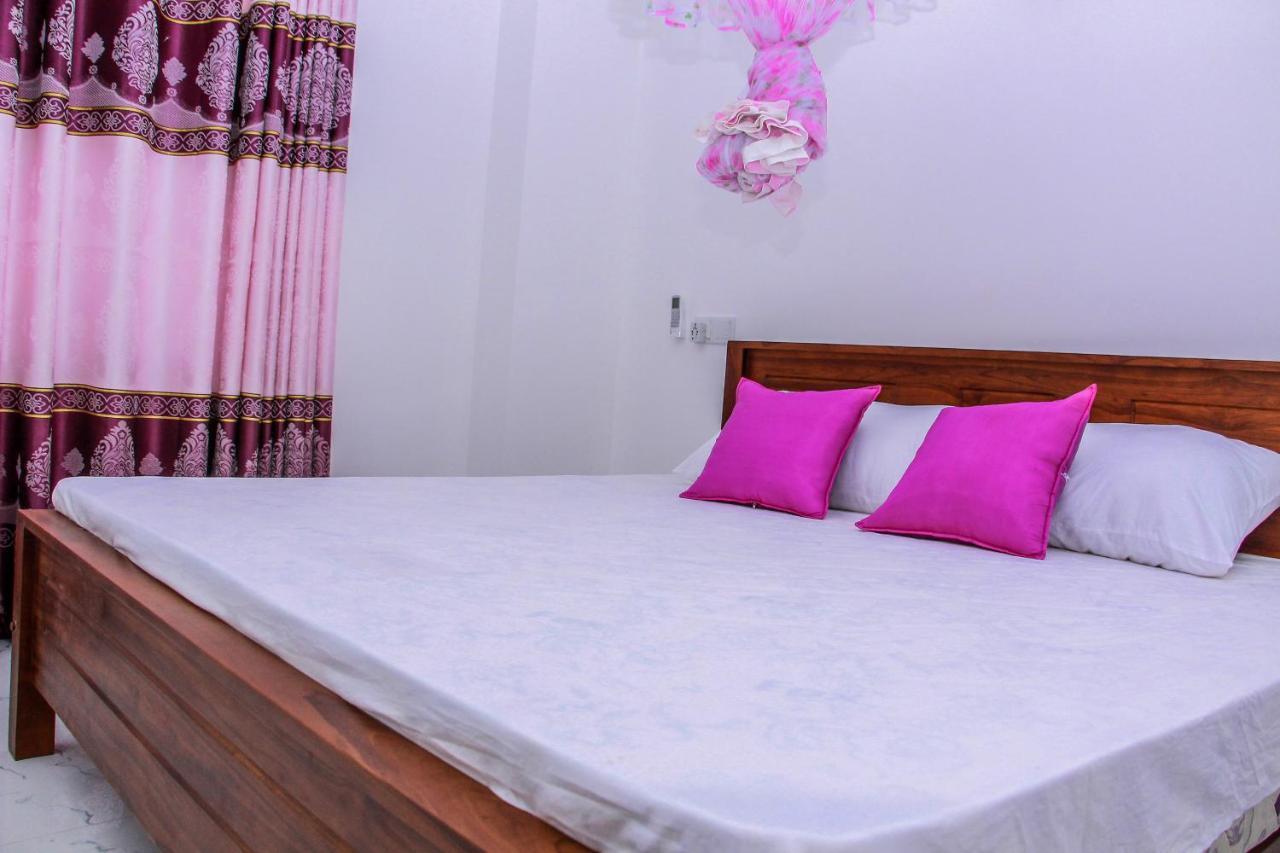 Pearl Holiday Inn Mirissa Ngoại thất bức ảnh